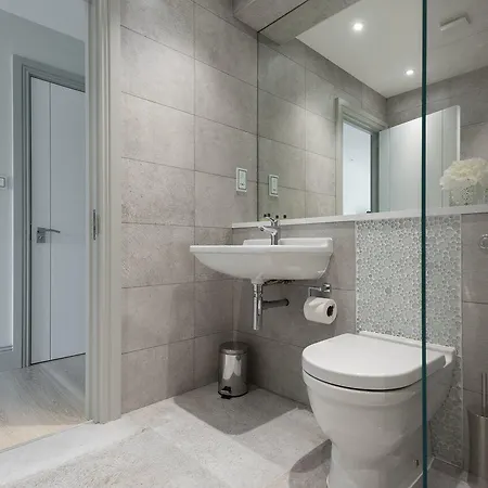 Gate House Apartments, Towerbridge London