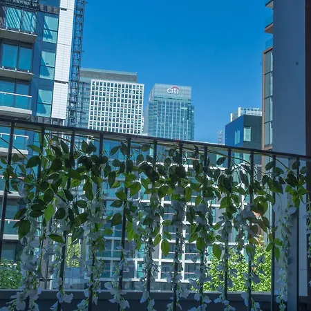 Apartment Dockside Walk - Canary Wharf