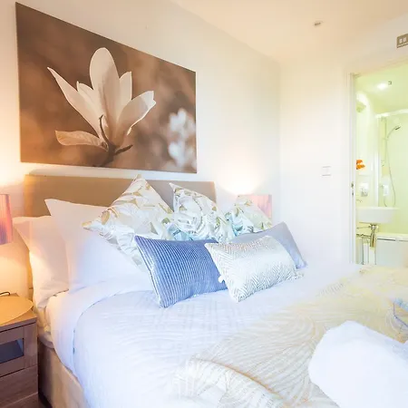 Apartment Dockside Walk - Canary Wharf *