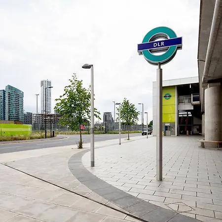 Luxury Stratford Apartment London