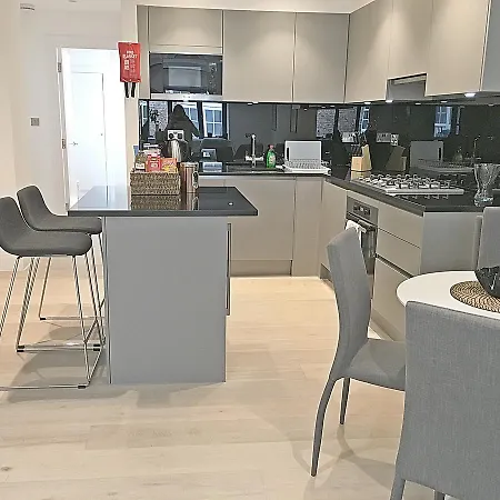 Oxford Circus Apartment *