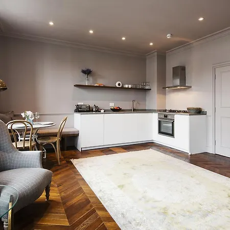 The Cleveland Arms Apartment