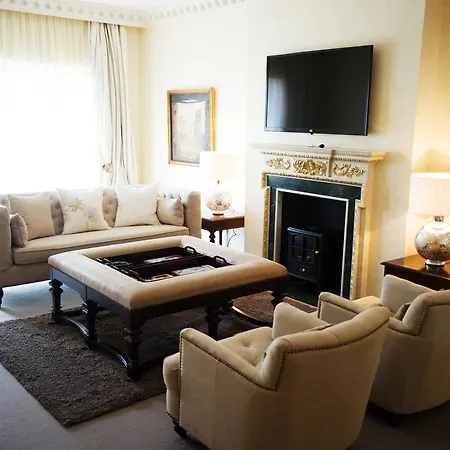 9 Hertford Street Apartment *
