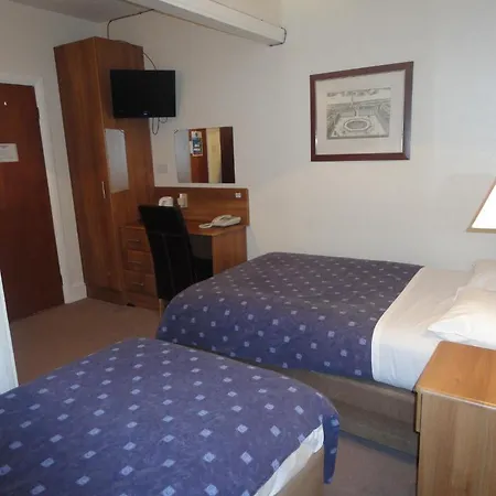 Warwick Pensionat 3*