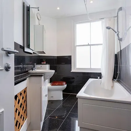 Veeve - Pretty In Pimlico
