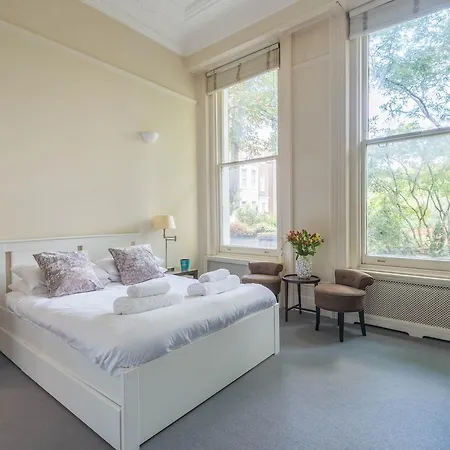 Lovely Chelsea Near The Thames By Underthedoormat Apartment *