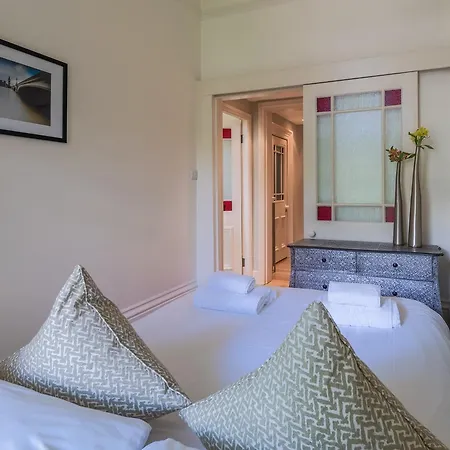 Lovely Chelsea Near The Thames By Underthedoormat London