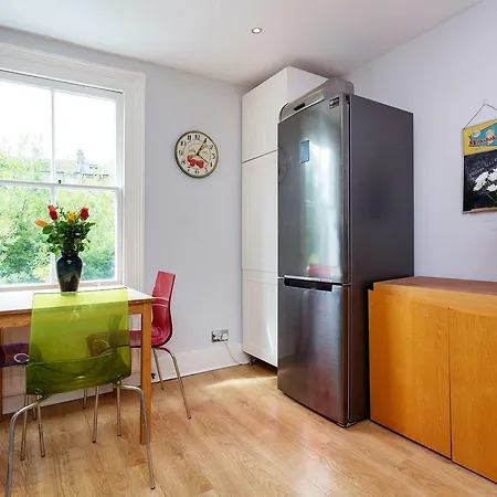 Holiday home Veeve - Archway Air London