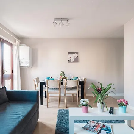 Queen's - Euston Apartment