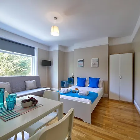 London Short Term Apartment *