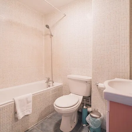 Queen's - Euston Apartment London