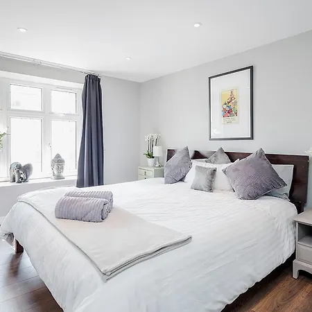 Eye Flats Apartment