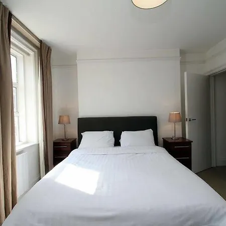 Chiltern And Baker Luxury Apartament *