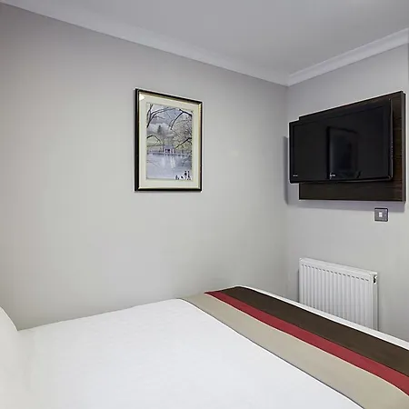 Royal Cambridge Hotel 3*