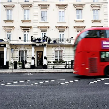 Huttons Hotel, Victoria فندق