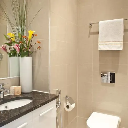 Szálloda The Kensington 3*