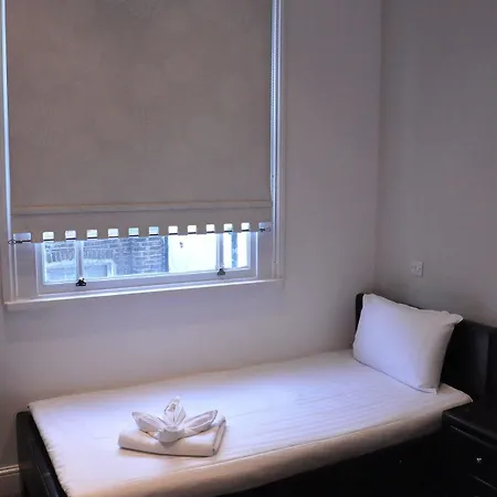 Nox Kensington Gardens 4*