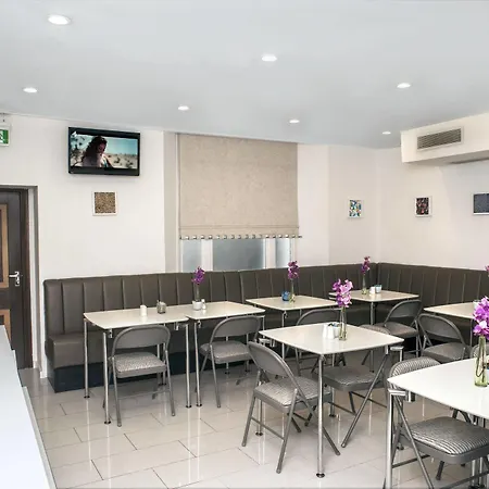 Nox Kensington Gardens 4*
