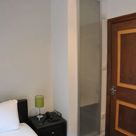 Nox Kensington Gardens Aparthotel