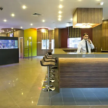 Eden Plaza 2*