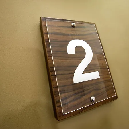 Eden Plaza Hotel 2*