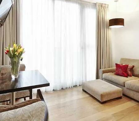 Go Native Lon Bridge Hotell
