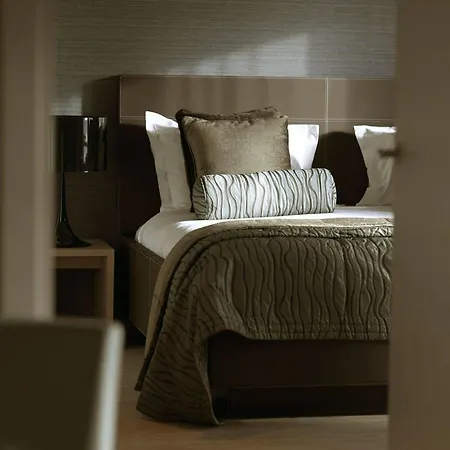 Radisson Blu Hotel, Canary Wharf East Hotel 4*