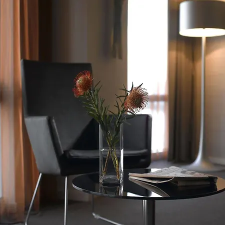 Radisson Blu Hotel, Canary Wharf East Hotel 4*