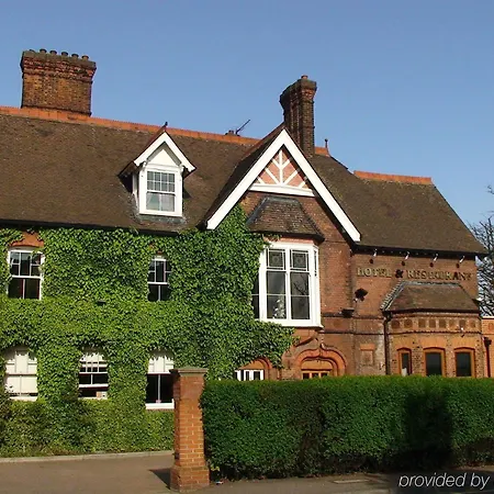 Hotel Harefield Manor 3*