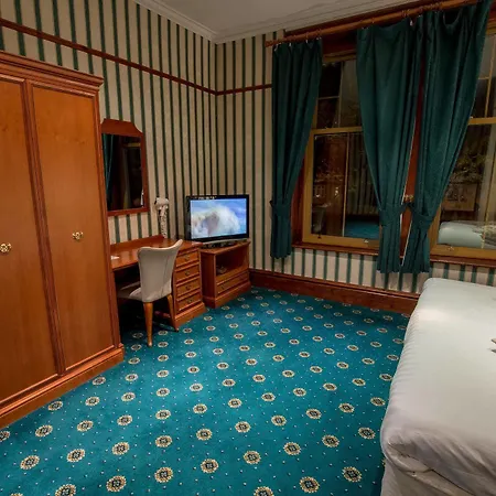Harefield Manor Hotel