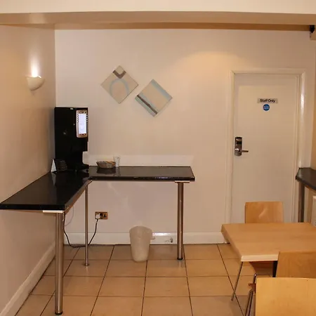 Belgrave House בית הארחה