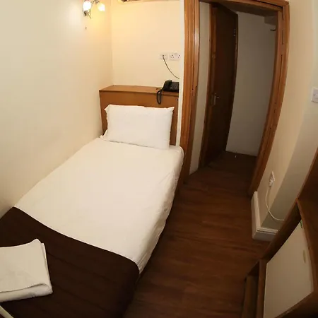 Kensington Πανσιόν 3*