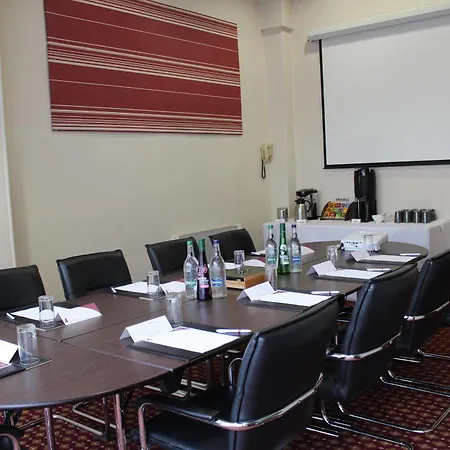 Hotel Antoinette Wimbledon 3*