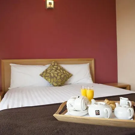 Hotel Antoinette Wimbledon 3*