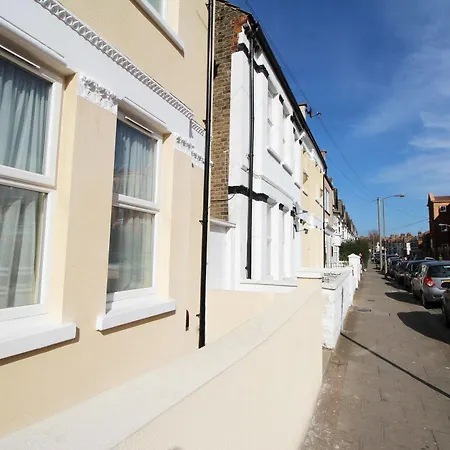 Flexistay Tooting 3*