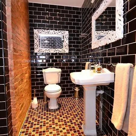 The Ambassador Heathrow 3*