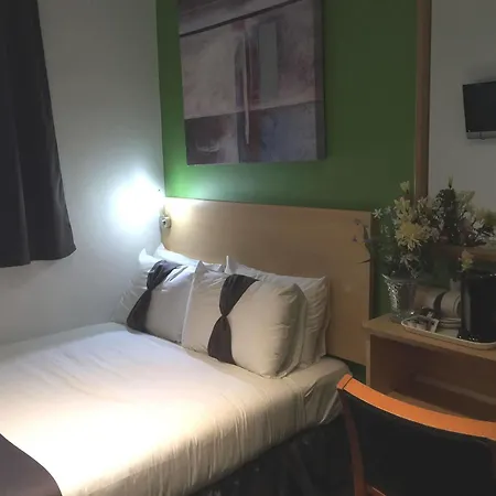 Clapham South Belvedere 2* London