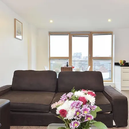 Beautiful 4-bedroom Flat In Bridge/borough! Apartment *
