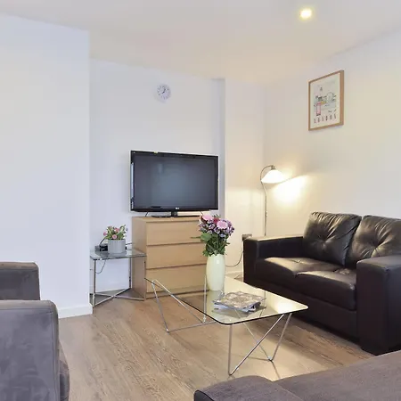 Beautiful 4-bedroom Flat In Bridge/borough! *