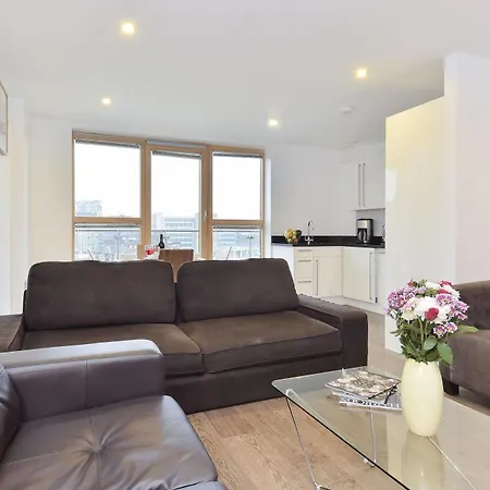 Beautiful 4-bedroom Flat In Bridge/borough! *