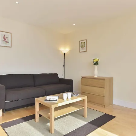 Beautiful 4-bedroom Flat In Bridge/borough! London