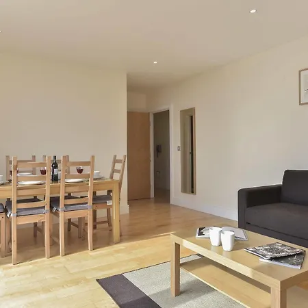 Beautiful 4-bedroom Flat In Bridge/borough! Apartment London