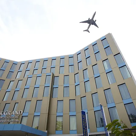 Park Grand Heathrow 4*