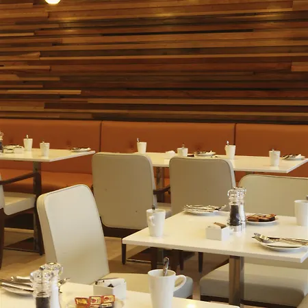 Hotel Park Grand Heathrow
