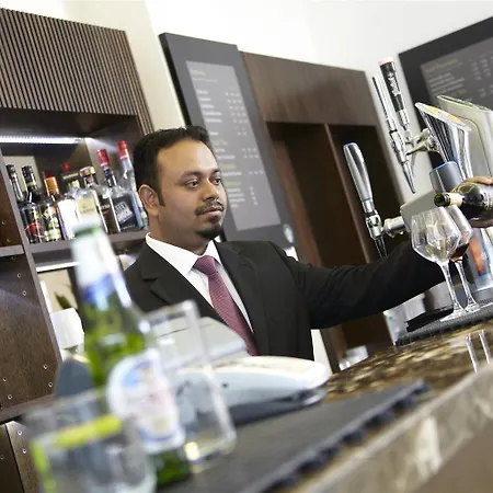 Park Grand Heathrow Hotel 4*