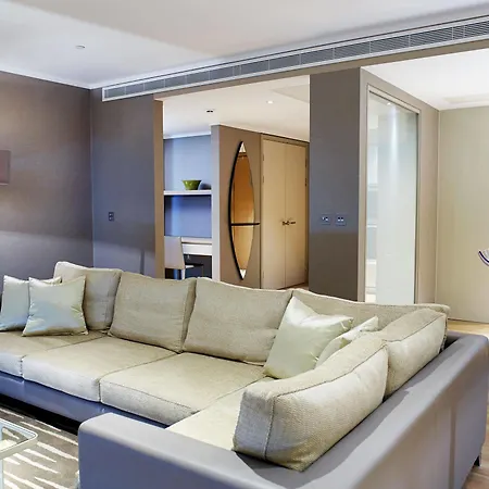 Cheval Three Quays At The Tower Of 5*
