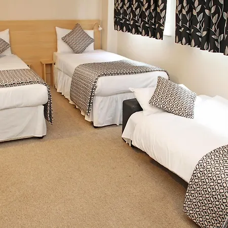 Oyo Lansdowne Hotel