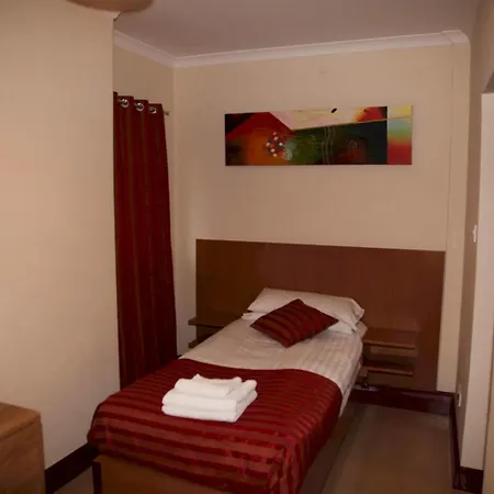 Grove Hotel