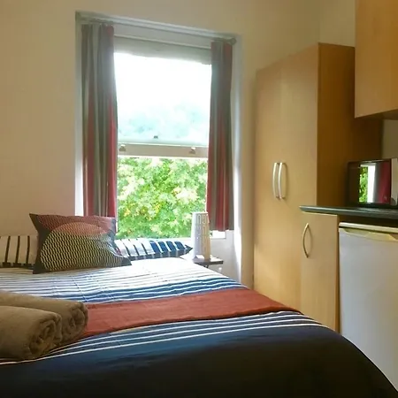 Apartment Holland Park Lifestyle