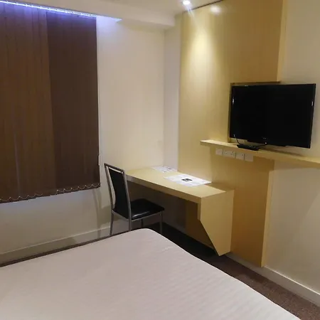 Ruskin 3*